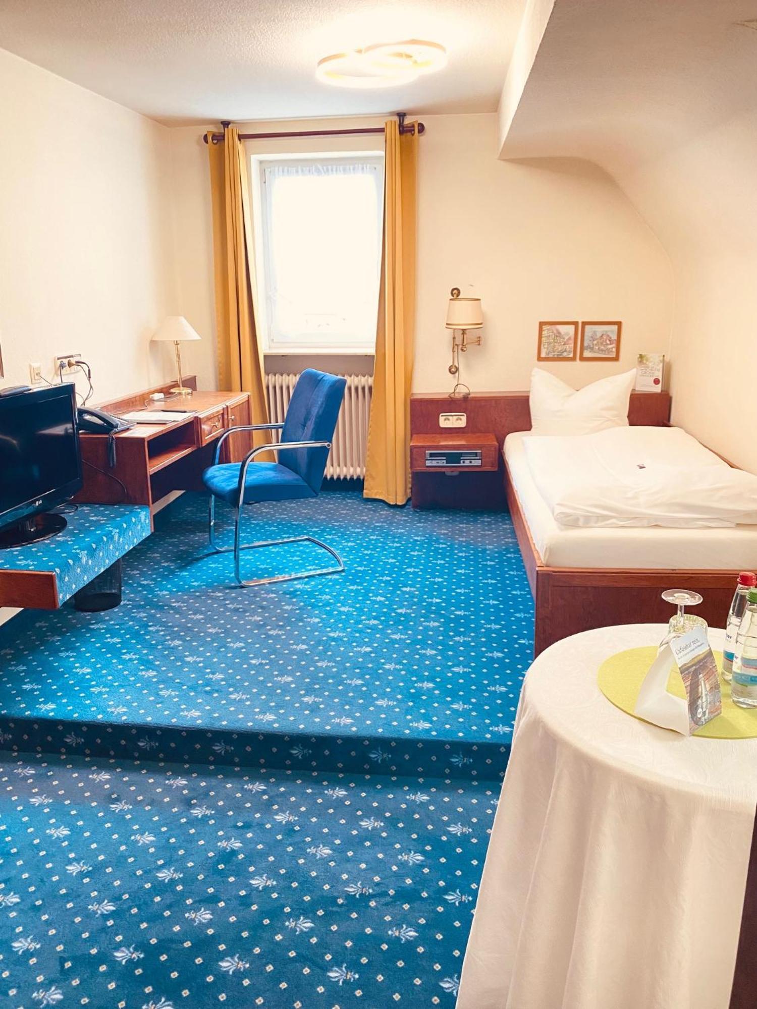 Hotel - Restaurant Traube Neuffen Екстериор снимка